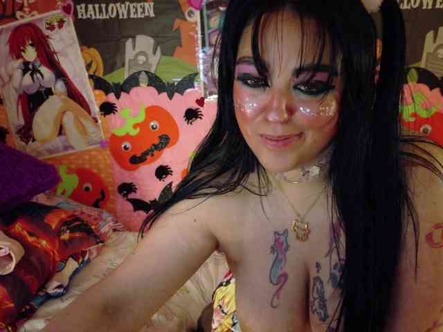 AlizeHentaiMeow webcam