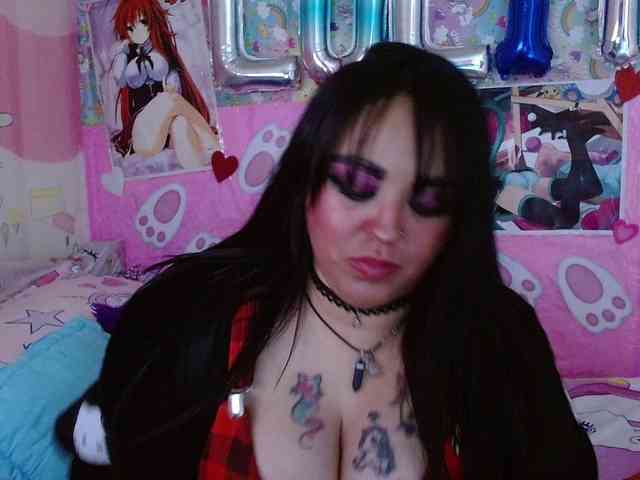 AlizeHentaiMeow webcam