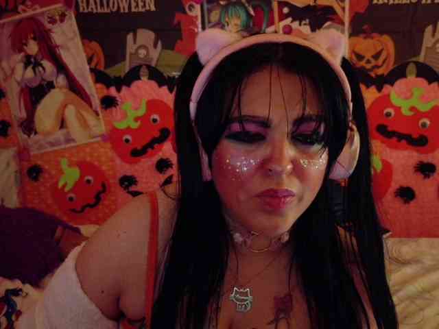 AlizeHentaiMeow webcam