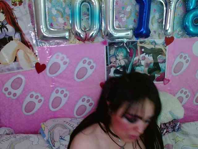 AlizeHentaiMeow webcam