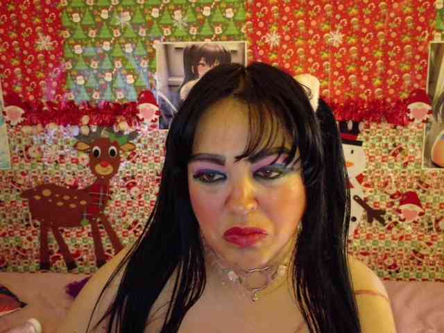 AlizeHentaiMeow webcam