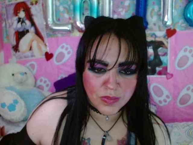AlizeHentaiMeow webcam