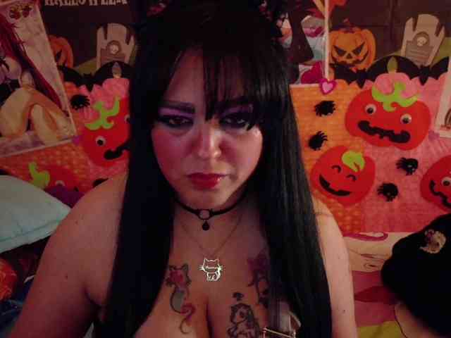 AlizeHentaiMeow webcam