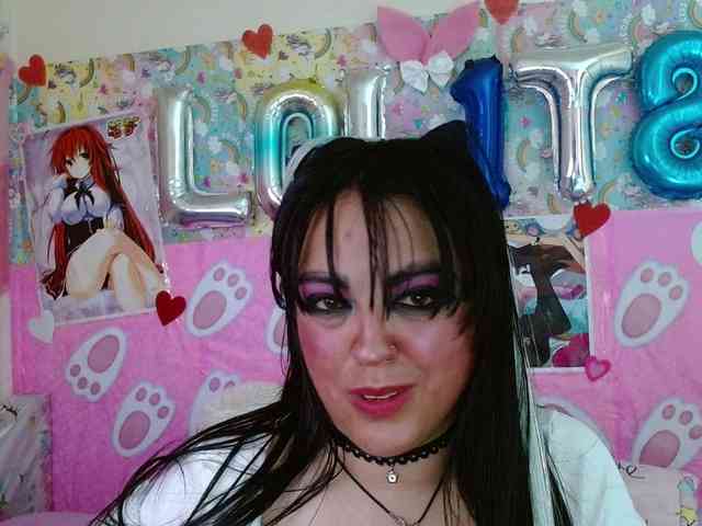 AlizeHentaiMeow webcam