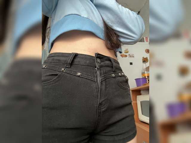 Alisia4's BongaCams show and profile