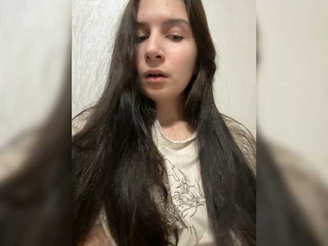 Alisia4's BongaCams show and profile