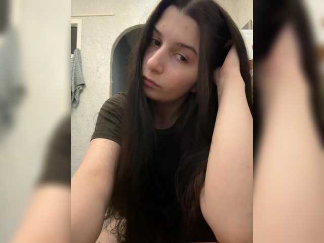 Alisia4's BongaCams show and profile