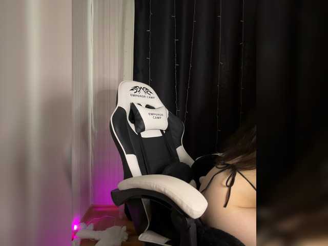 Alisia4's BongaCams show and profile