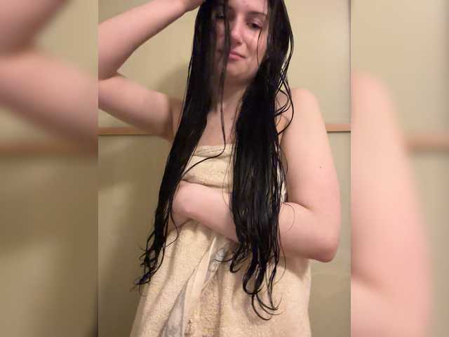 Alisia4's BongaCams show and profile