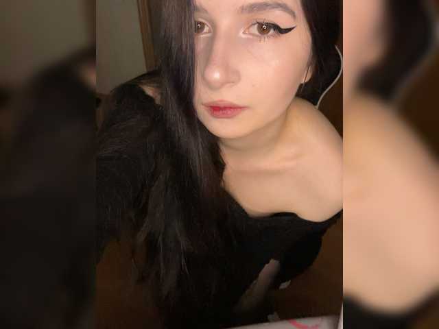 Alisia4's BongaCams show and profile