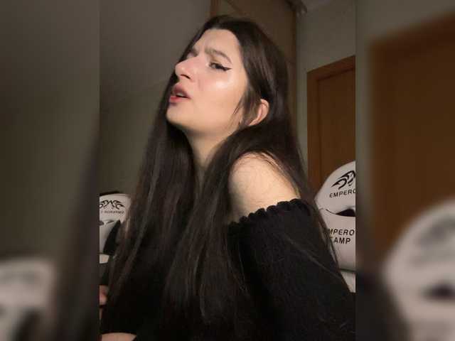 Alisia4's BongaCams show and profile