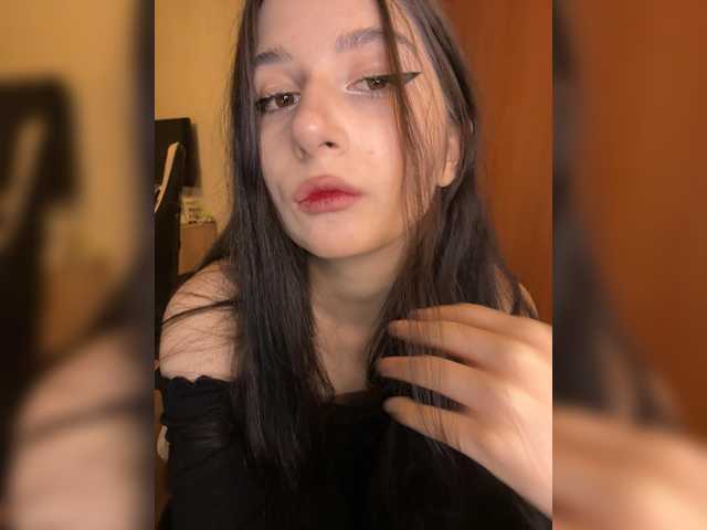 Alisia4's BongaCams show and profile