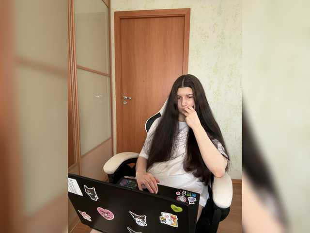 Alisia4's BongaCams show and profile