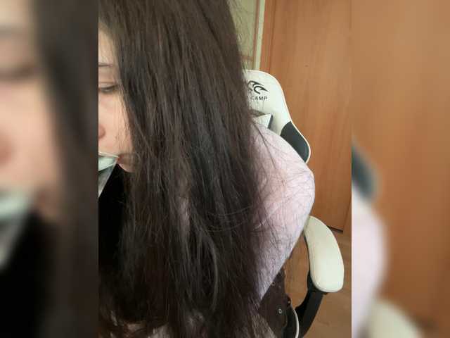 Alisia4's BongaCams show and profile