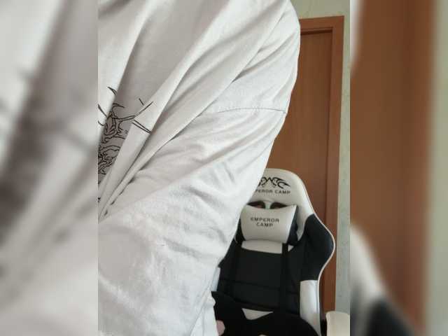 Alisia4's BongaCams show and profile