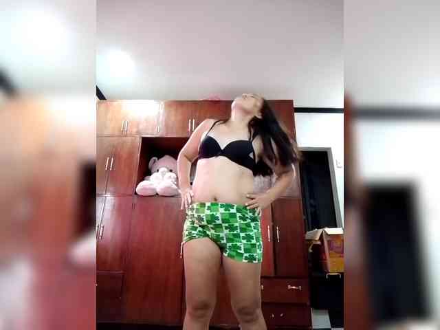 Sweet-Honey32 webcam