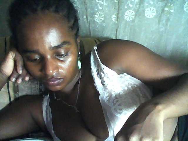 Flania webcam bongacams model stream image