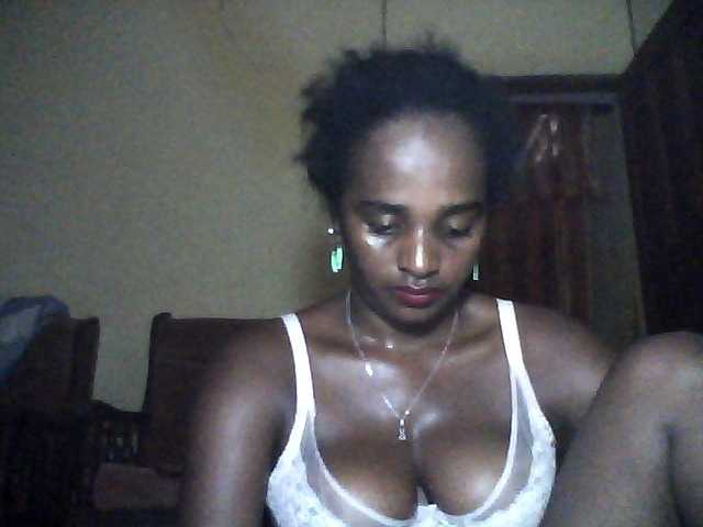 Flania webcam bongacams model stream image