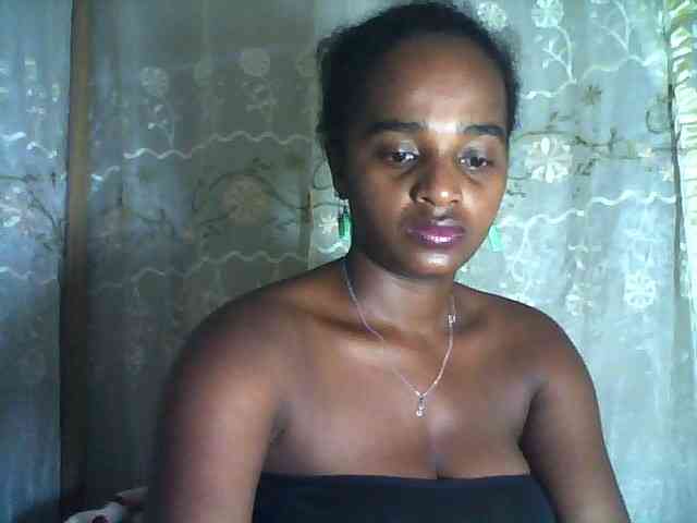 Flania Live Webcam on BongaCams