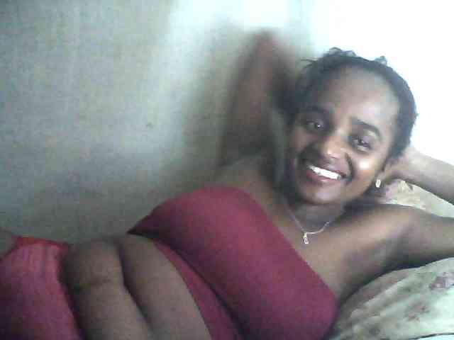 Flania Live Webcam on BongaCams