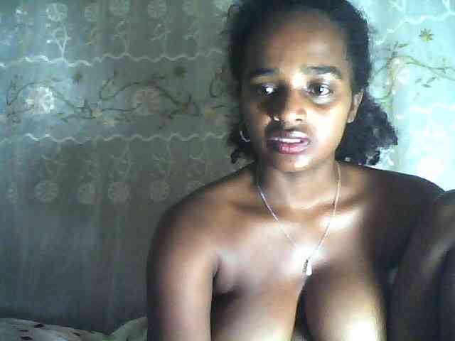 Flania Live Webcam on BongaCams