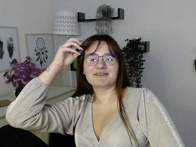 perfectJulie webcam bongacams model stream image