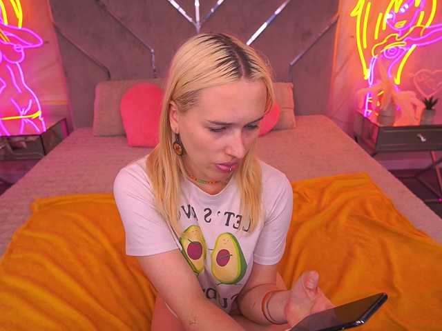  LilElfie chat room