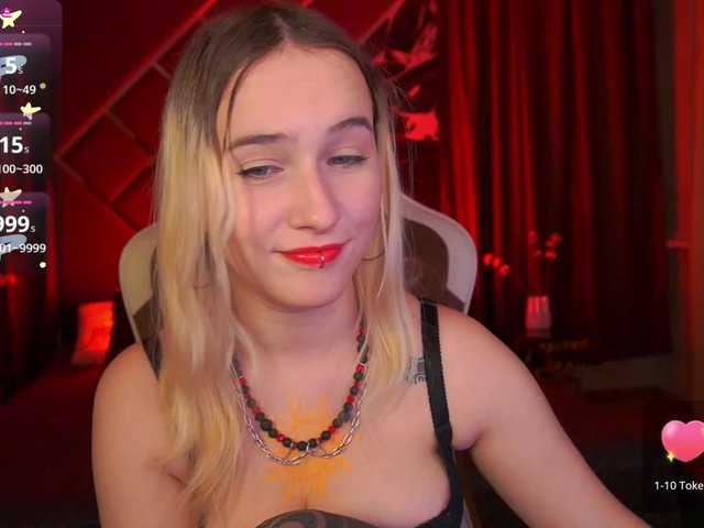 LilElfie's BongaCams show and profile