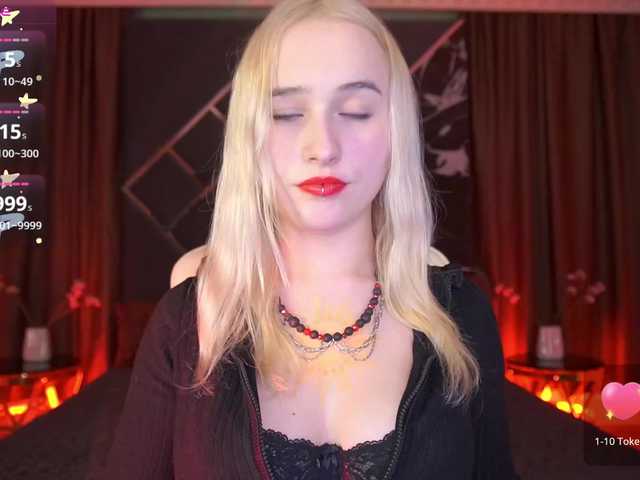 LilElfie's BongaCams show and profile