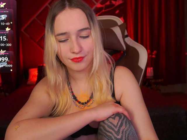 LilElfie's BongaCams show and profile