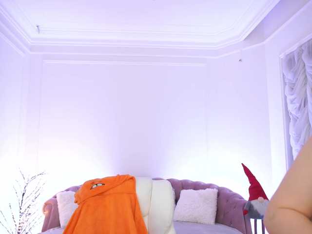 LilElfie's BongaCams show and profile