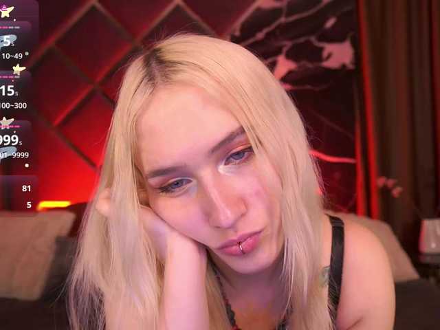 LilElfie's BongaCams show and profile