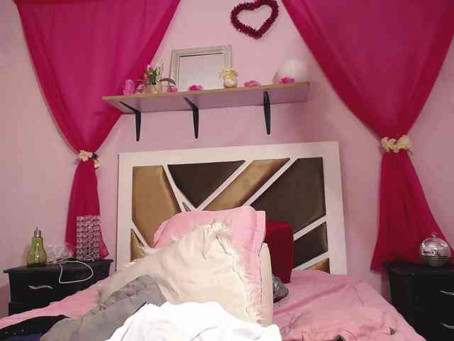 live webcam Alissia-rhodes