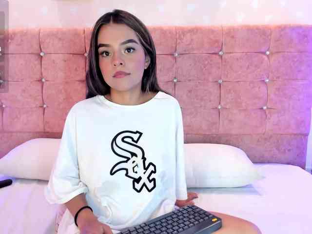 Zooe-Brown webcam