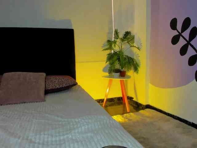 Aishaluna webcam