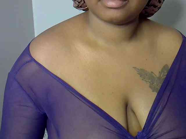 Onlyyhazelbrown bongacams