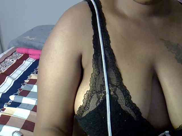 Onlyyhazelbrown Live Webcam on {site_name}