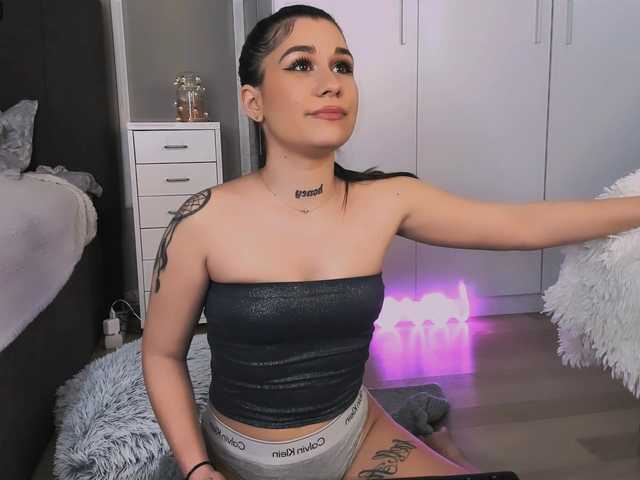 ReyaBlake's BongaCams show and profile