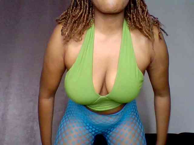 TwosomeTreasure webcam