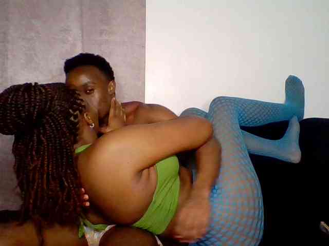 TwosomeTreasure webcam