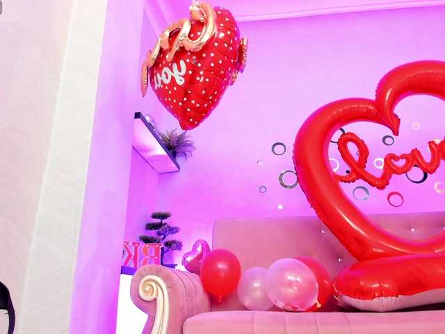 belovedkhlloe's BongaCams show and profile