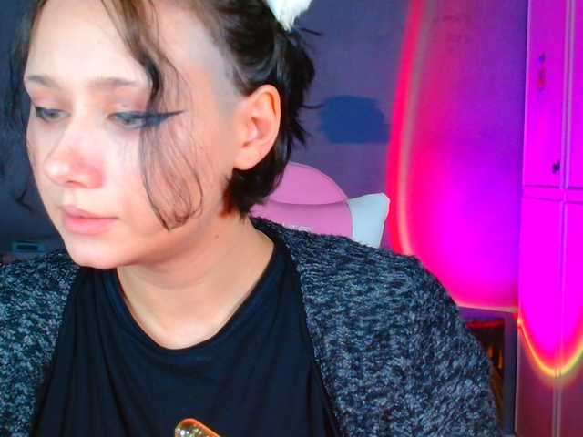 le modèle stawbarynutlov est en webcam porno dans un show sur le site bongacams, il possède les tags suivants: White/Caucasian,Brunette,Shaved