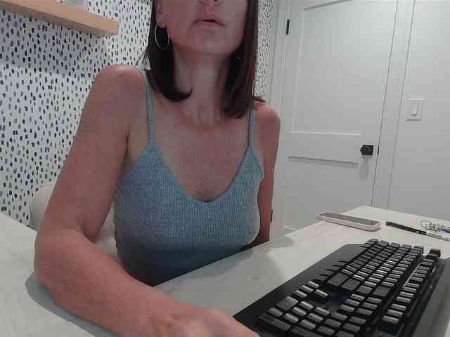 MollyMae911 webcam