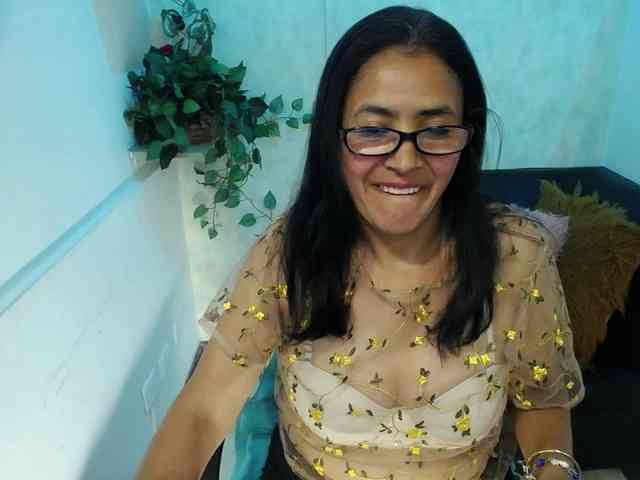 AmandaPeet Live Webcam on BongaCams