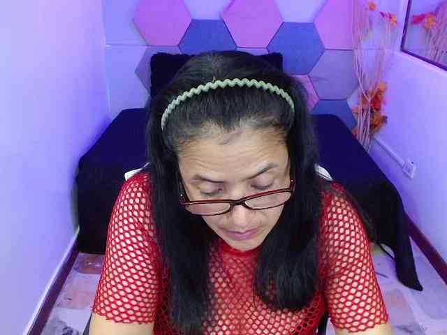 AmandaPeet Live Webcam on BongaCams