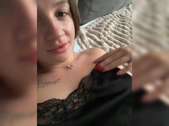 Rosalinelov from BongaCams