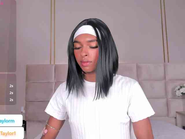 Daisytaylor Live Webcam on BongaCams