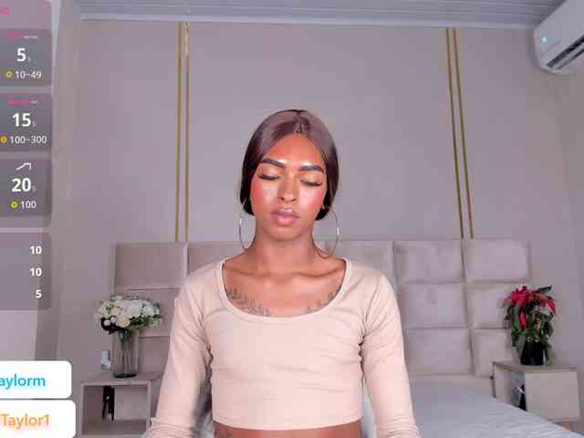 Daisytaylor Live Webcam on BongaCams