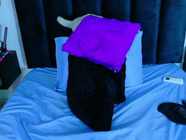 Scarlet-Ray's BongaCams show and profile