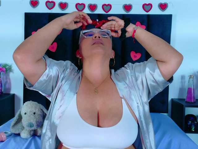 Scarlet-Ray's BongaCams show and profile